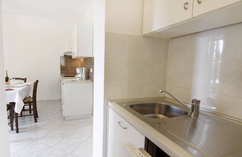 Valica Apartment | Apartamento Umag Valica, near the beach with swimming pool, 2 bedrooms, barbecue