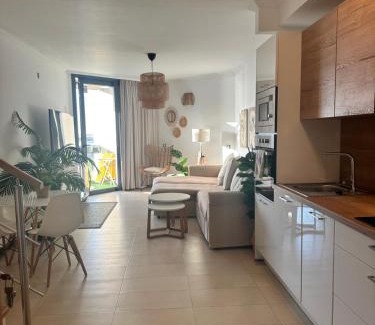 El Cotillo Apartment | Apartamento Villa Bruno con vistas al mar, primera línea de playa