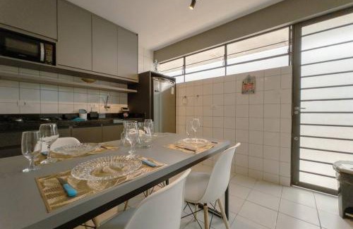 Maringa Apartment | Apartamento Zona 7 UEM Wi-Fi Smart 4P LP15