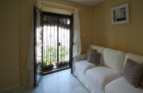 La Catedral Apartment | Apartamentos Los Patios de la Judería