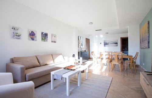 Colina Apartment | Apartamentos Villablino Arturo Soria