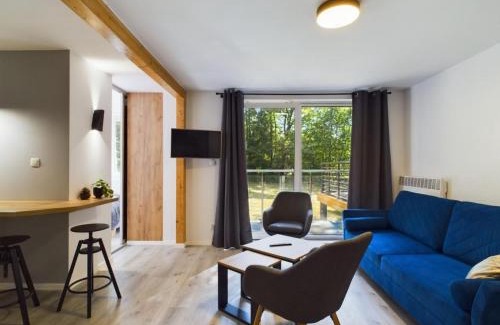 Cieplice Apartment | Apartamenty Dabrowka Budget - w lesie, prywatny parking, sauna, park