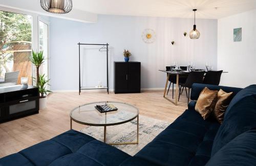 Hildesheim District Apartment | Aparte - Washer & Dryer - Kitchen & Parking - Smart-TV