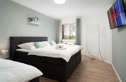 Hildesheim District Apartment | Aparte - Washer & Dryer - Kitchen & Parking - Smart-TV