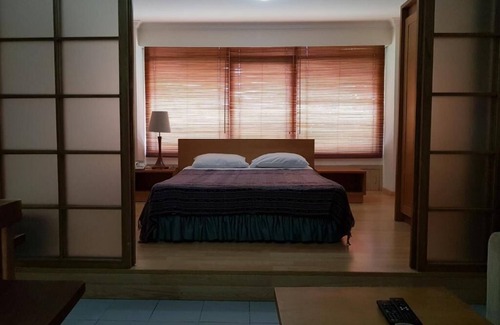 Grogol Utara Hotel | Apartemen Senayan