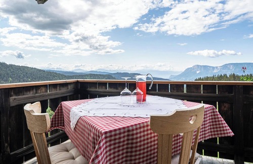 Verano Apartment | Apartement "Rotsteinhof Sonnenschein" with Mountain View, Balcony & Wi-Fi