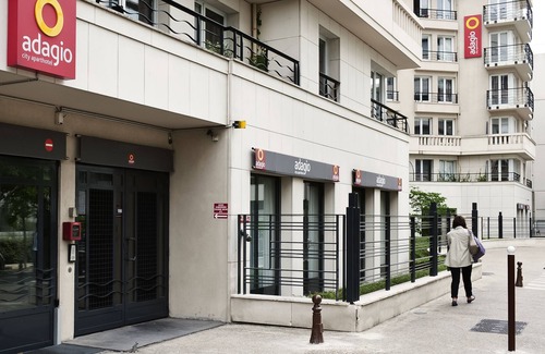Issy-les-Moulineaux Apartment | Aparthotel Adagio Porte de Versailles
