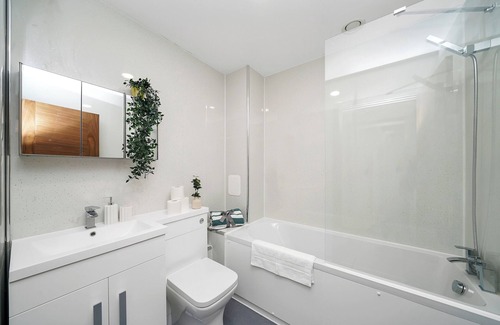 Valentines Apartment | Aparthotel in East London
