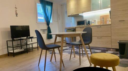 Old Town Apartment | ApartHotel Riviera - ISTRIA 1- Old town Promenade des Anglais - Superbe Appartement Superior 2 Pièces AC
