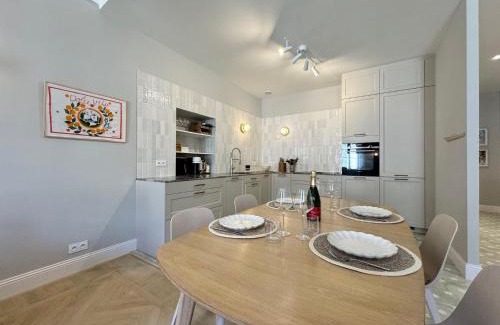 Old Town Apartment | ApartHotel Riviera - Le Balcon du GRAND ALEXANDRE - Amazing 3 berdooms - Old Town Promenade des Anglais