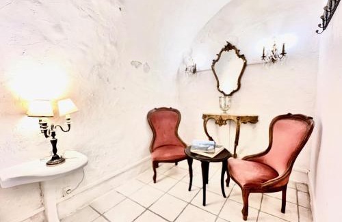 Old Town Apartment | ApartHotel Riviera - Maison du Senat - Vieille Ville - Triplex 4 pièces à deux pas de la plage