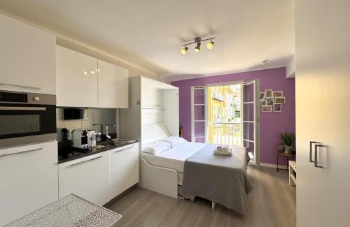 Old Town Apartment | ApartHotel Riviera Nice Côte d'Azur - Old Town - Studio AC - Sea View - 50m Promenade des Anglais- LA MAISON LINDA