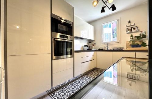 Old Town Apartment | ApartHotel Riviera - Terrasse Loft de la Providence - Vieille Ville - Esprit Loft en 2 pices AC