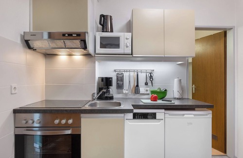 Schoenwald Apartment | Apartment '5 Eichhörnchen' with Private Terrace, Balcony and Wi-Fi