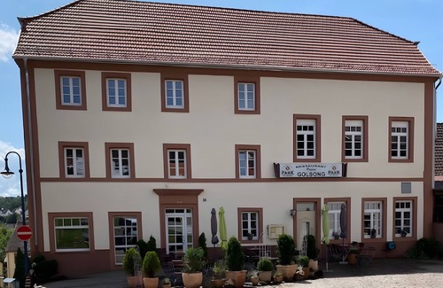 Thaleischweiler-Froschen Apartment | Apartment '9' with Private Terrace, Shared Garden and Wi-Fi