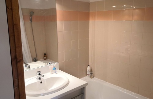 Saint-Francois-Longchamp Apartment | Apartment with mountain view family resort