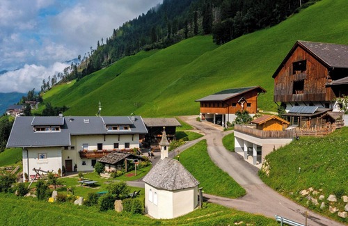 Valle Aurina Apartment | Apartment "Voppichlhof Enzian" with Mountain View, Shared Garden & Wi-Fi