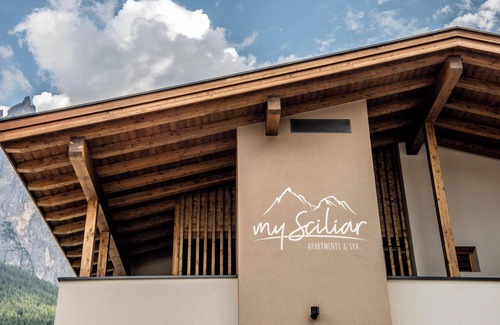 Siusi Apartment | Apartment "Mysciliar Tree II" with Mountain View, Wi-Fi, Garden, Terrace & Balcony