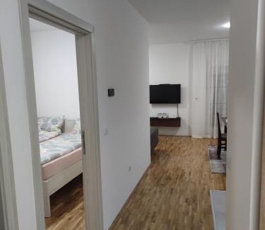Mladenovac Apartment | Apartman 022