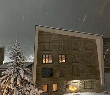 Bjelasnica Apartment | ApartMaN 11,free garage,ski to door