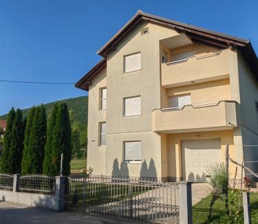 Herzegovina-Neretva Canton Apartment | Apartman Bošnjak Ramsko jezero
