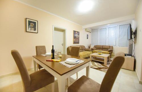 Downtown Apartment | Apartman Centar 1
