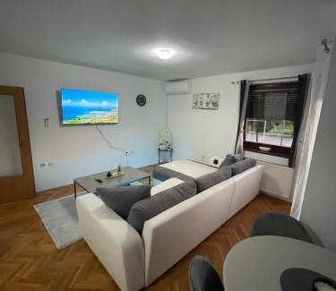 Canton 10 Apartment | Apartman Deja vu