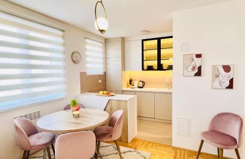 Pale Apartment | Apartman Feniks
