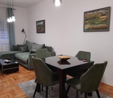 Arandelovac Apartment | Apartman Green wood