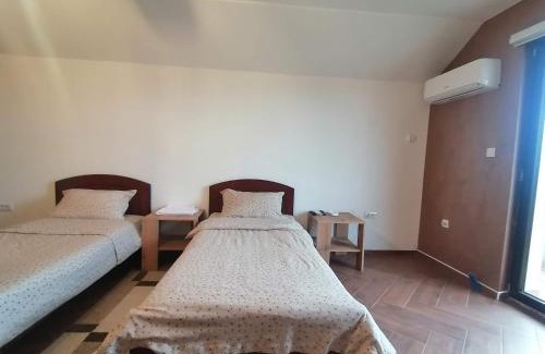 Kraljevo House | Apartman Ika 8N