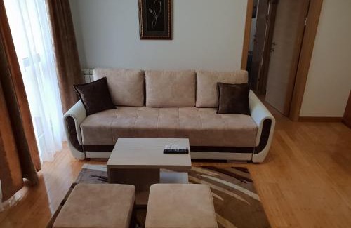 Kraljevo Apartment | Apartman KEJ free parking