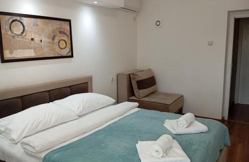 Leskovac Apartment | Apartman Leon Lux