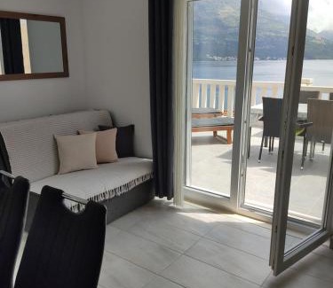 Medvinjak Apartment | Apartman Mali Tare