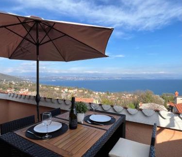 Opric Apartment | Apartman Maroon - Savršen pogled i miran odmor