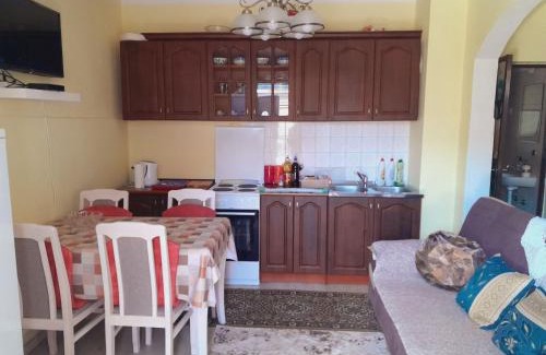 Donje Polje Apartment | Apartman Radoman
