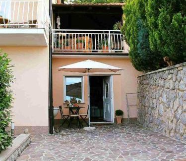 Opric Apartment | Apartman Ruza 3