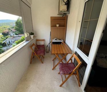 Sutomore Apartment | Apartman sa balkonom