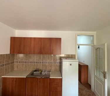 Sutomore Apartment | Apartman sa balkonom