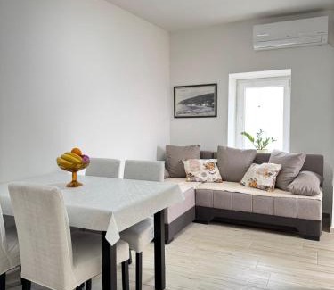 Cetinje Municipality Apartment | Apartman Zinzula