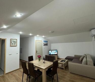 Skaljari Apartment | Apartmani Dada