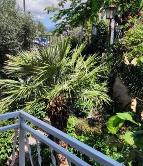 Sveti Stefan Apartment | Apartmani Famelja Jovanovic