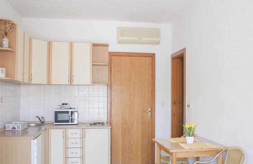 Neum Apartment | Apartmani Jurković / Comfort apartment with sea view 3