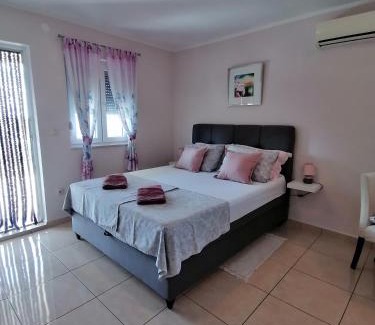 Lozovac House | Apartmani Marijana