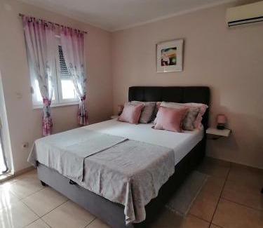 Lozovac House | Apartmani Marijana