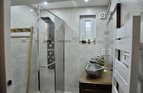 Montesquieu-des-Alberes Apartment | Apartment, two bedrooms, in a quiet village, starting point for many hikes