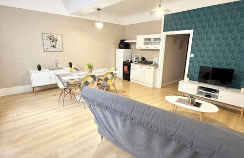 Replonges Apartment | Apartment Le Rétro (2 Bedrooms)