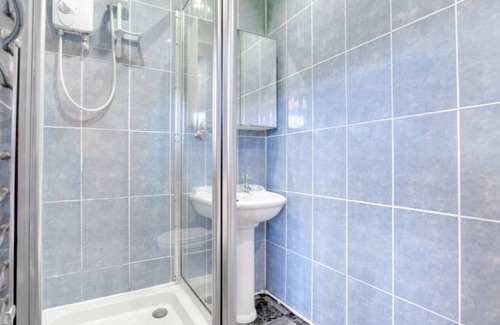Peterston-Super-Ely Villa | Apartment ∙ 2 bedrooms ∙ 4 guests