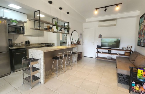 Sao Lourenco Apartment | Apartment with Gourmet Balcony close to the beaches of Riviera, São Lourenço and Itaguaré