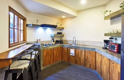 Buenos Aires Apartment | Apartment Suit 6 - Surf, Relax & Stay Cool, 3min to Santa Teresa Beach & Town