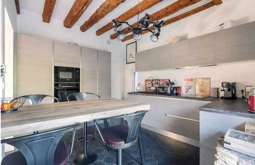 Saint-Cyr-au-Mont-d'Or House | Apartment with garden in charming property